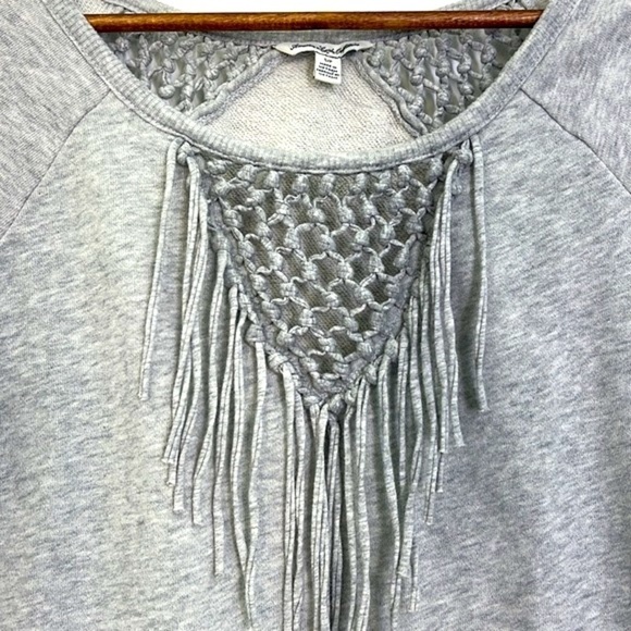 American Eagle - Grey Macrame Fringe Design Long Sleeve Sweatshirt Size Small - Picture 9 of 14